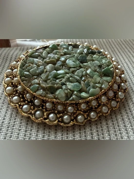 Jade Stone chips Green Gemstone Gold tone Faux Pearl Statement Brooch - Picture 4 of 9